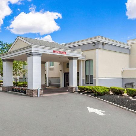 Quality Inn Edison-New Brunswick Exterior photo