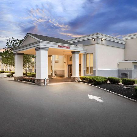 Quality Inn Edison-New Brunswick Exterior photo